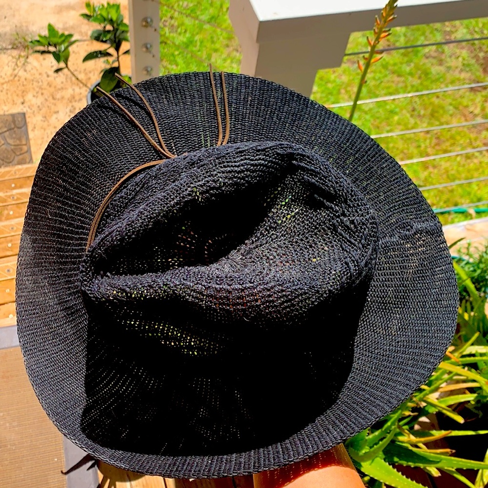 Lightweight black hat